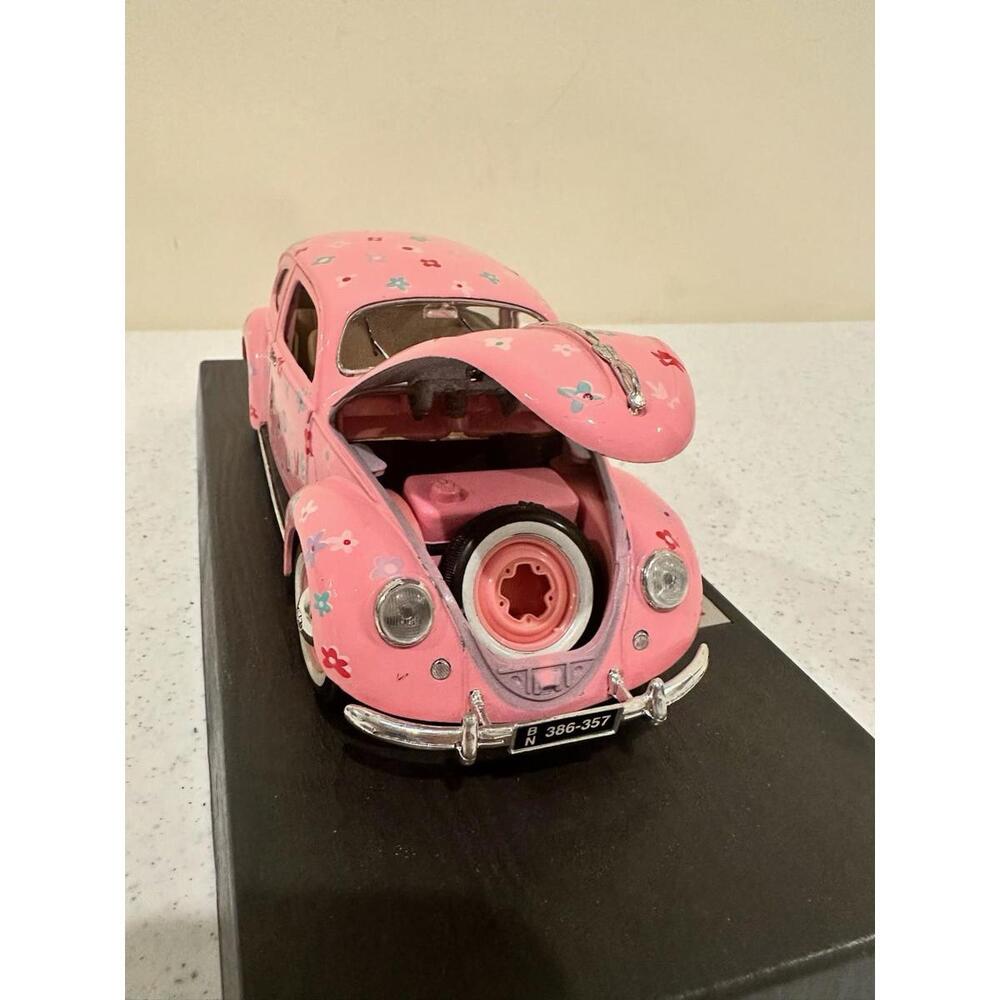 Volkswagen Export Sedan 1951 Pink 1:18 Maisto